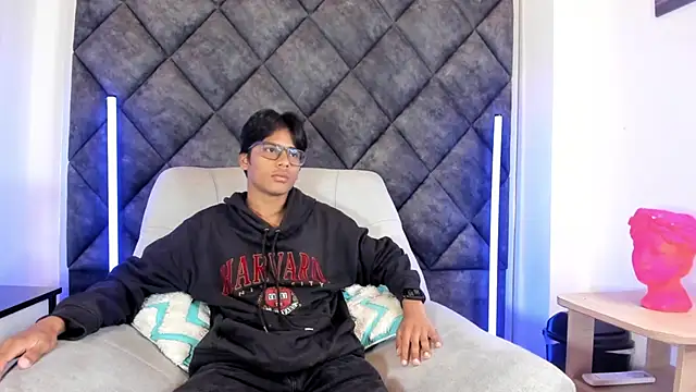 LiamKron online show from May 1, 11:35 am