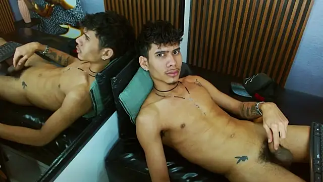 Skinny cute Alyer online show from May 17, 10:44 am