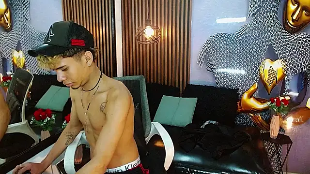 Skinny cute Alyer online show from June 17, 1:51 am