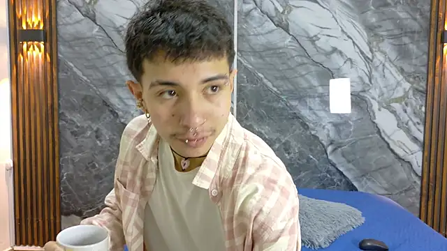 NoahWalker   online show from June 1, 10:59 am