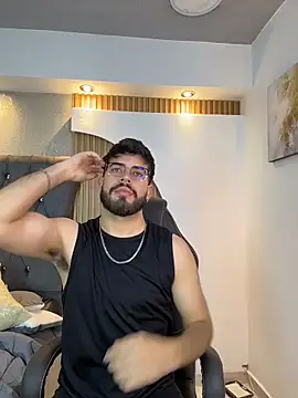 DomBoy  online show from May 13, 9:45 pm