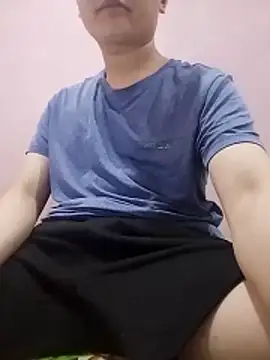 Zineyy online show from June 7, 3:52 pm