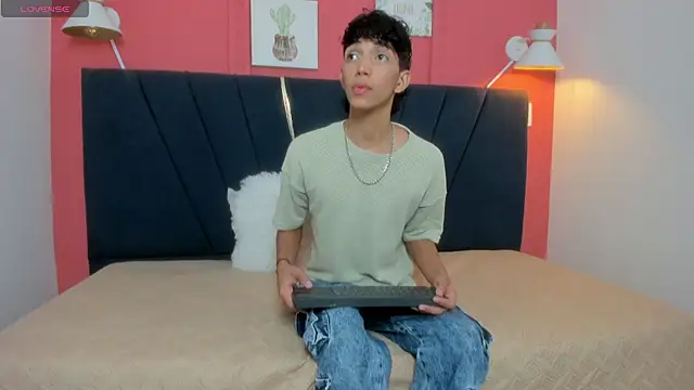 ero boy40 online show from June 24, 4:26 am
