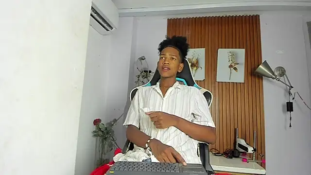 Afrowayuu online show from June 15, 5:27 pm