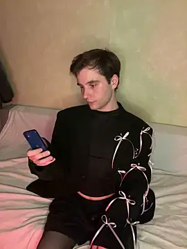 MarkkkyMark online show from May 11, 8:28 pm