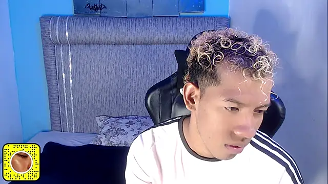 Taylerr 18 online show from May 14, 5:27 am