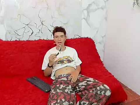 David hot28 online show from May 15, 7:33 pm