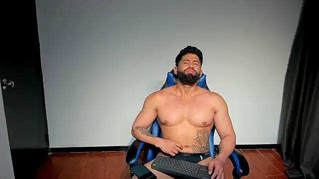 RikyAaron online show from July 17, 1:57 am