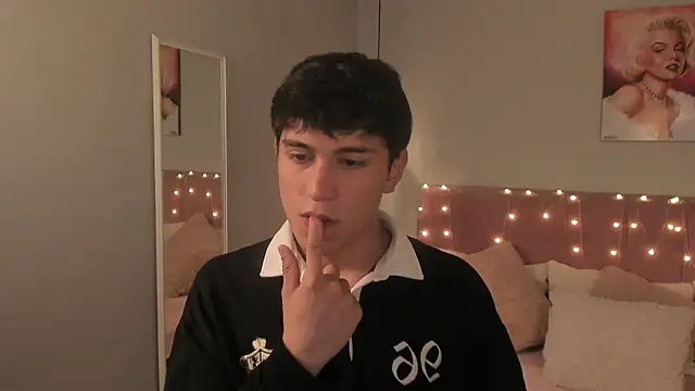 ryan valentino online show from July 8, 1:48 pm