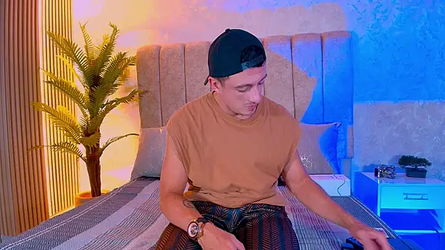 May Lyonheart online show from July 15, 1:45 am