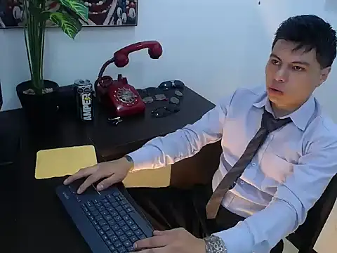 AquilesTaylor online show from July 8, 12:53 pm