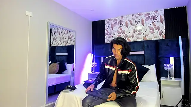LycanMushu online show from July 19, 11:49 am