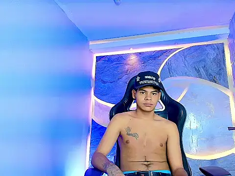 Alexi hot23 online show from July 3, 9:28 pm