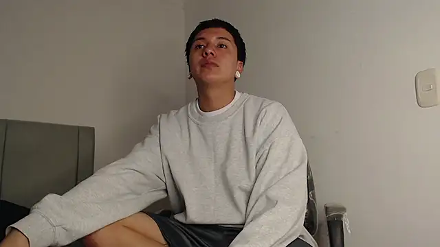 Owenn  blueee online show from July 14, 10:05 pm