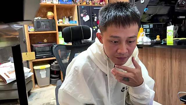 deansu0819 online show from July 21, 10:56 pm