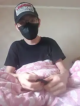 TYYUIOE3 online show from June 9, 7:43 am