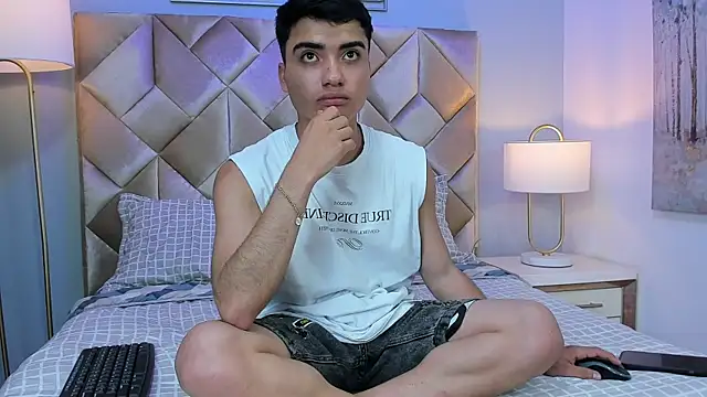 NicoFox4 online show from June 13, 7:45 pm