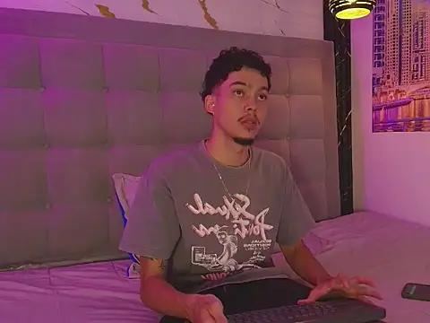 thiago preston online show from June 23, 7:39 pm