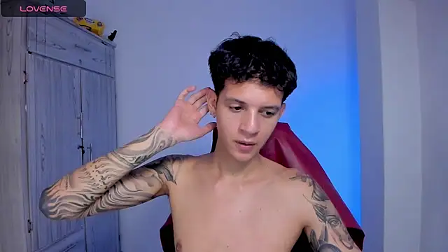 tylerrnova online show from June 18, 9:14 am