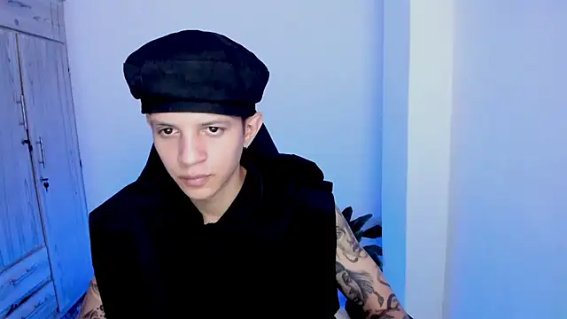 tylerrnova online show from July 22, 3:31 am