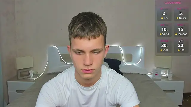 m0neyken online show from July 18, 3:13 am