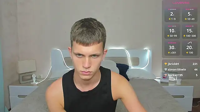 m0neyken online show from July 19, 3:23 am
