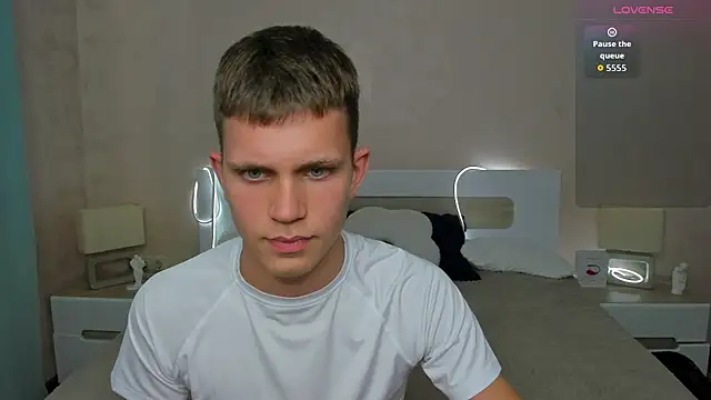 m0neyken online show from July 13, 7:10 am