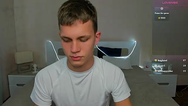 m0neyken online show from July 8, 7:34 am