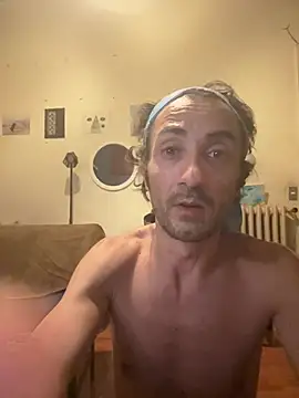 foxymoron210380 online show from August 4, 10:58 pm