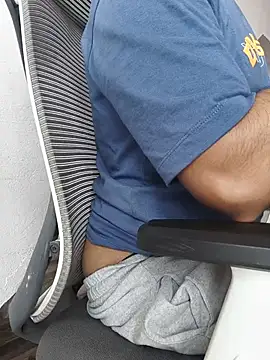 8inch hunk19 online show from August 3, 6:45 am