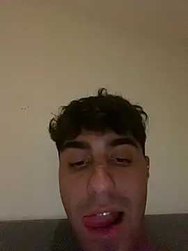 alessio2026xx online show from July 5, 11:12 pm