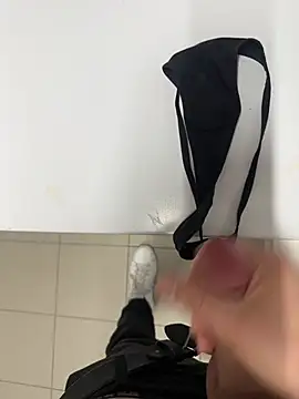 swissboy22 online show from March 28, 12:00 am