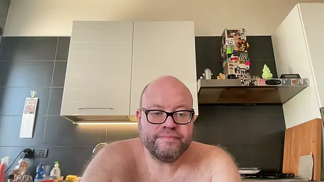 theitalianbear online show from November 1, 8:40 am