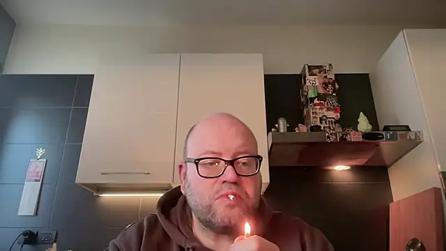 theitalianbear online show from February 27, 6:47 am