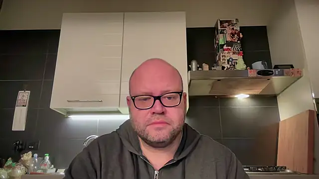 Snapshot of theitalianbear chatting on February 11, 7:16 pm theitalianbear online show from February 11, 7:16 pm