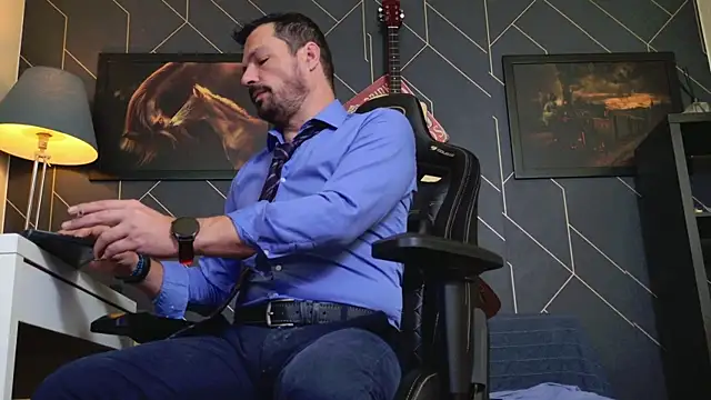 ChrisKox online show from October 28, 5:32 am