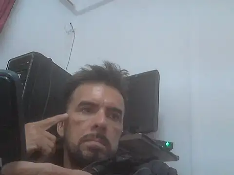 Snapshot of el_principe_hot chatting on October 28, 2:14 am el principe hot online show from October 28, 2:14 am