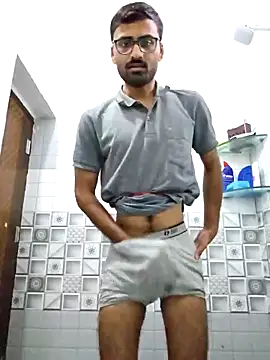 Snapshot of krishna8035 chatting on September 28, 4:32 am krishna8035 online show from September 28, 4:32 am