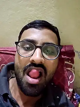 Snapshot of krishna8035 chatting on December 20, 2:16 pm krishna8035 online show from December 20, 2:16 pm