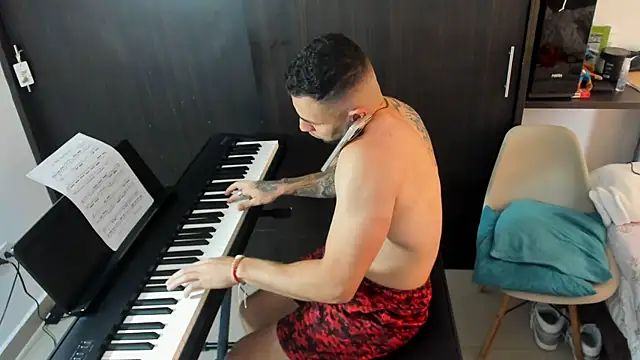 logan smith online show from November 24, 1:34 pm