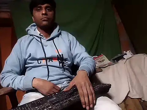 desiboy1101 online show from December 19, 2:03 pm