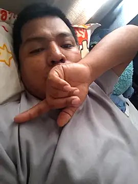 juliopantoja online show from March 11, 3:19 pm