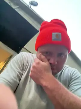 6crimson6 online show from March 27, 11:44 am