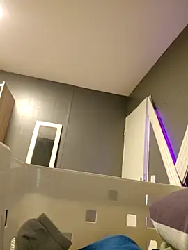 tom sauwer online show from March 30, 2:12 am