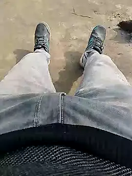 Snapshot of bigh96dik chatting on January 24, 7:19 am bigh96dik online show from January 24, 7:19 am