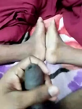 Snapshot of bigh96dik chatting on February 13, 4:43 am bigh96dik online show from February 13, 4:43 am