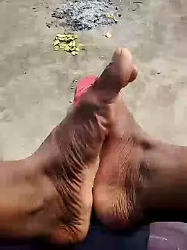 Snapshot of bigh96dik chatting on January 2, 5:57 am bigh96dik online show from January 2, 5:57 am