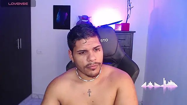 starguy 28 online show from December 10, 6:38 pm