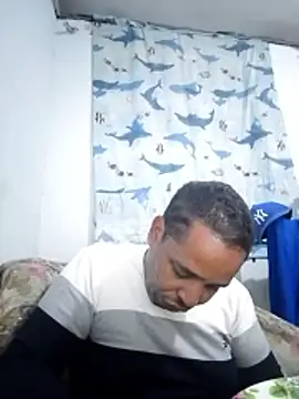 ronnyronny19 online show from January 5, 11:08 pm