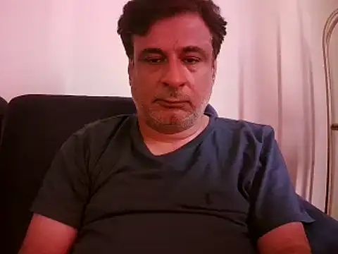 Snapshot of desipapaxxx chatting on March 15, 8:26 am desipapaxxx online show from March 15, 8:26 am